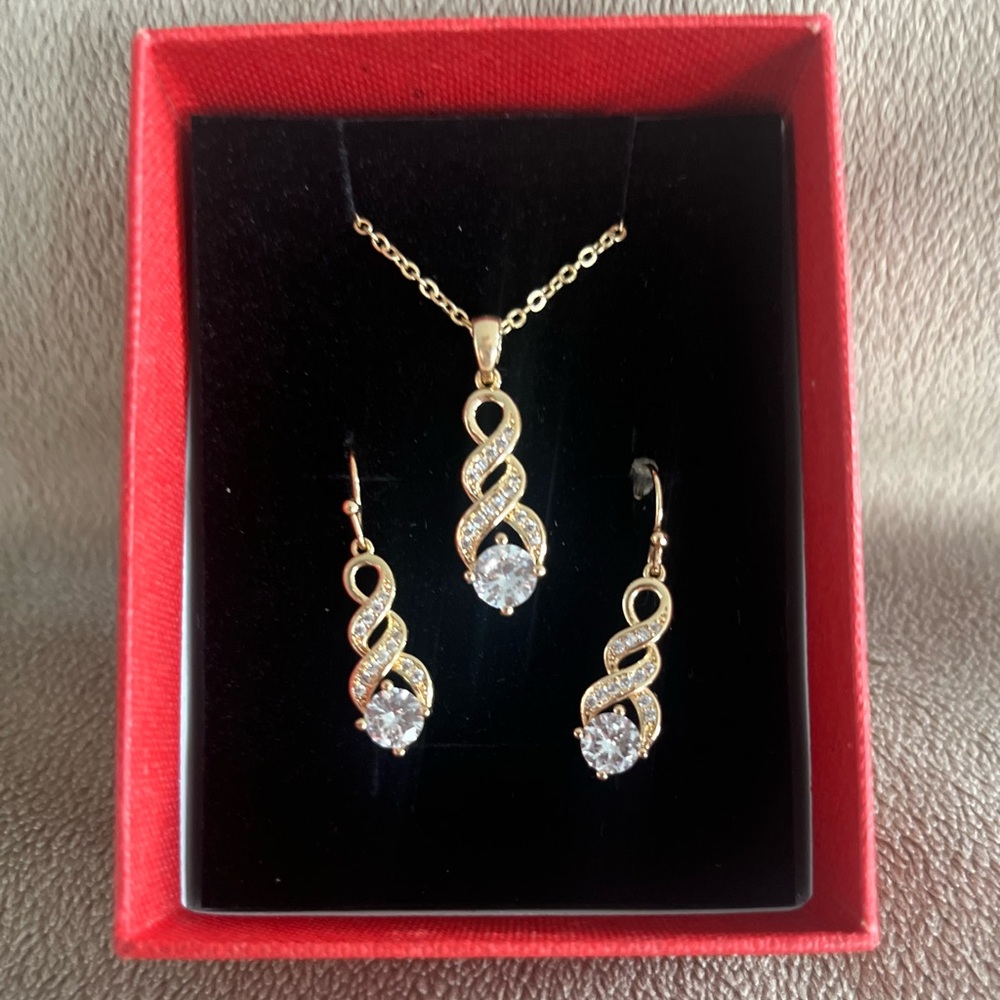 Beautiful faux gold and diamond earrings necklace set from FLYONCE JEWELRY
